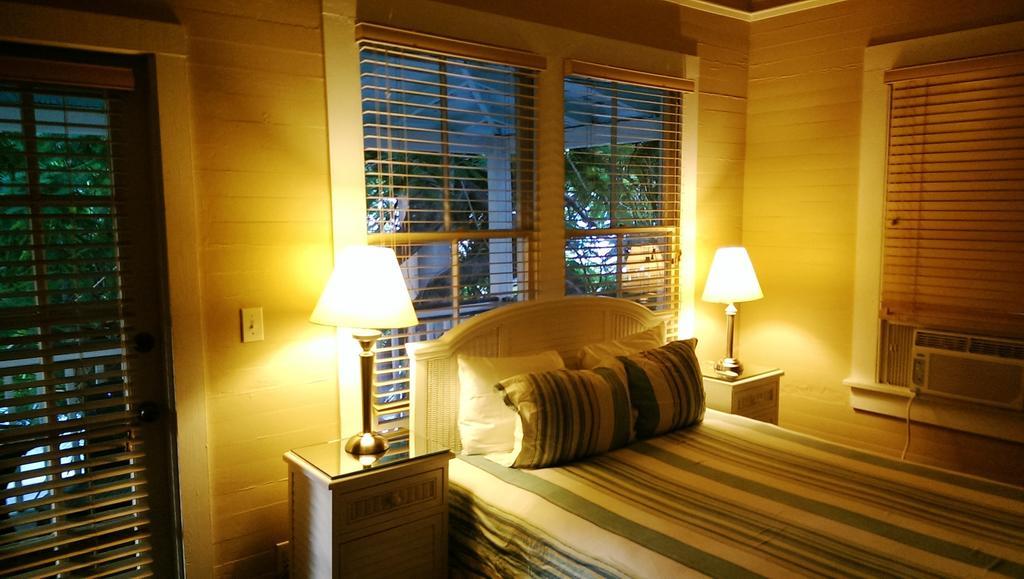 Frances Street Bottle Inn Key West Chambre photo